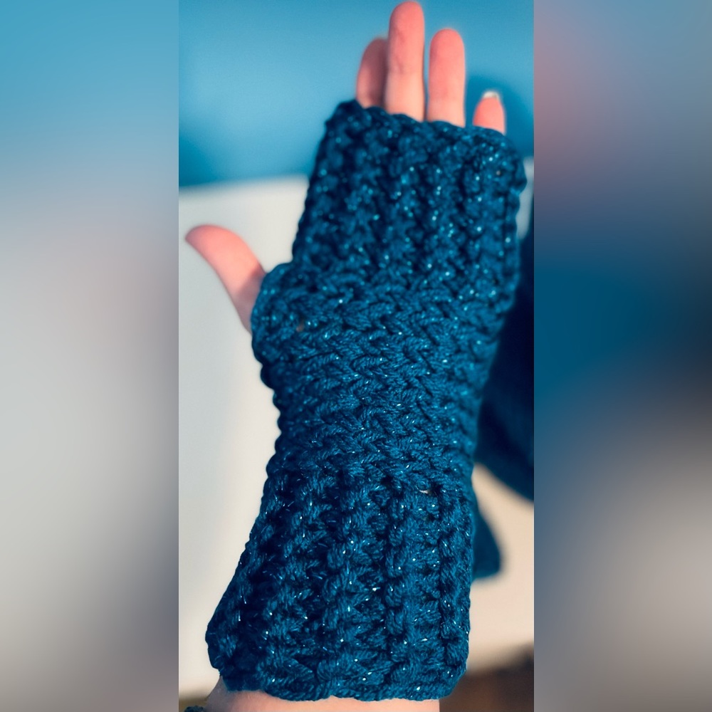 Handmade Hand Crafted Knit Headband Cowl Fingerless Gloves 3 piece Set - Picture 4 of 9